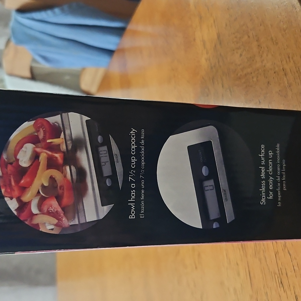 New In Package Oneida Black and Clear Digital Scale Set - Picture 3 of 4